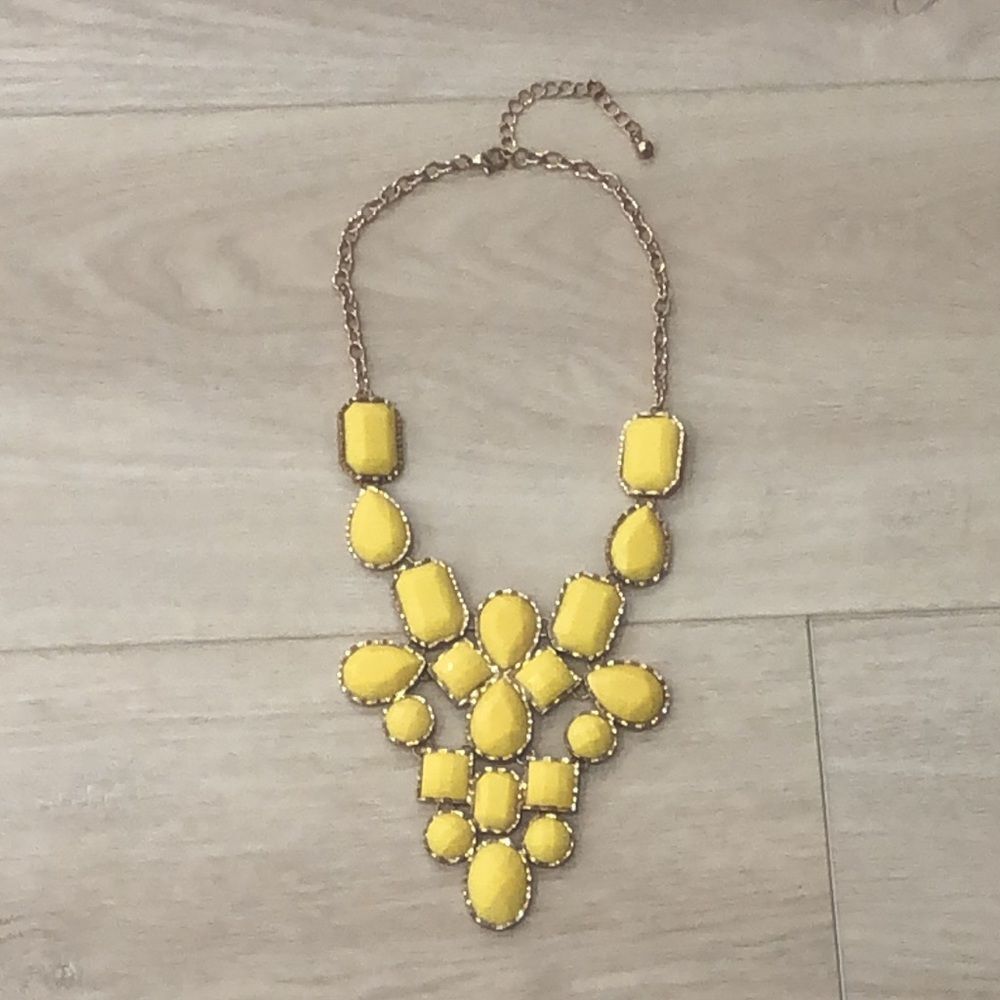 Yellow stone statement necklace - Picture 3 of 4